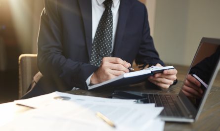 avocat de drept comercial